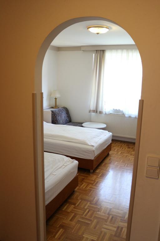 ホテル バッサーパラスト グラーツ 部屋 写真